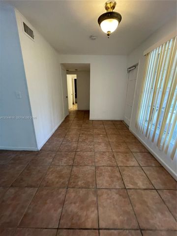 7841 Dunham Boulevard 6, Miami, FL 33138