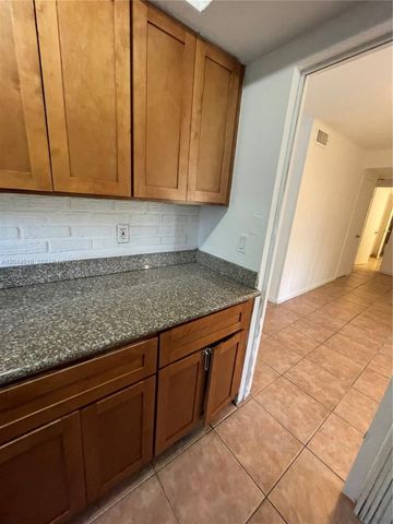 7841 Dunham Boulevard 6, Miami, FL 33138