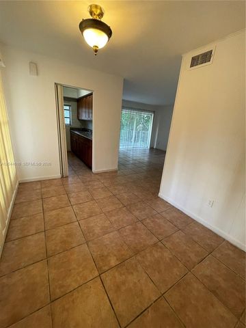 7841 Dunham Boulevard 6, Miami, FL 33138