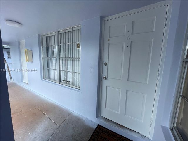 7841 Dunham Boulevard 6, Miami, FL 33138