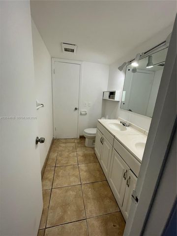 7841 Dunham Boulevard 6, Miami, FL 33138