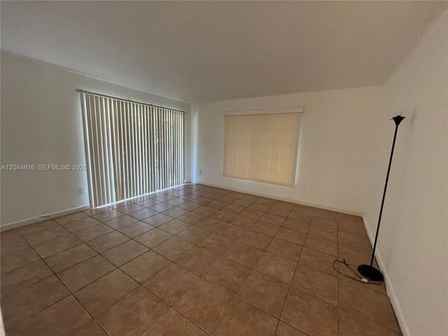 7841 Dunham Boulevard 6, Miami, FL 33138