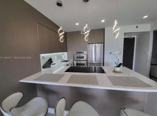 20379 W Country Club Dr 1038, Aventura, FL 33180