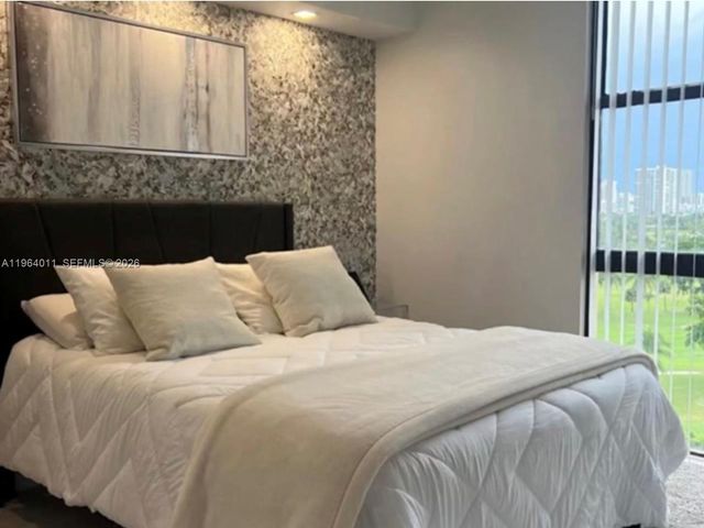 20379 W Country Club Dr 1038, Aventura, FL 33180