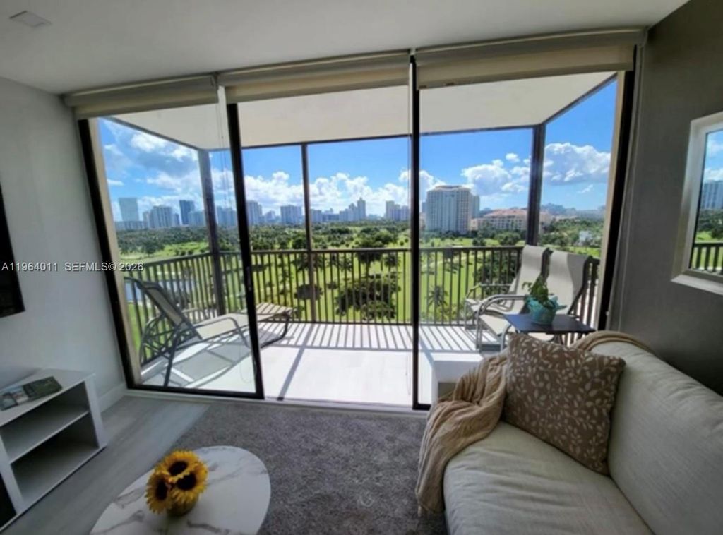 20379 W Country Club Dr 1038, Aventura, FL 33180