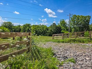 1 Double Branch Rd, Columbia, TN 38401