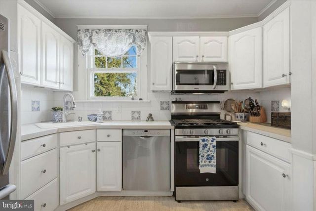 715 N EASTON RD, Glenside, PA 19038