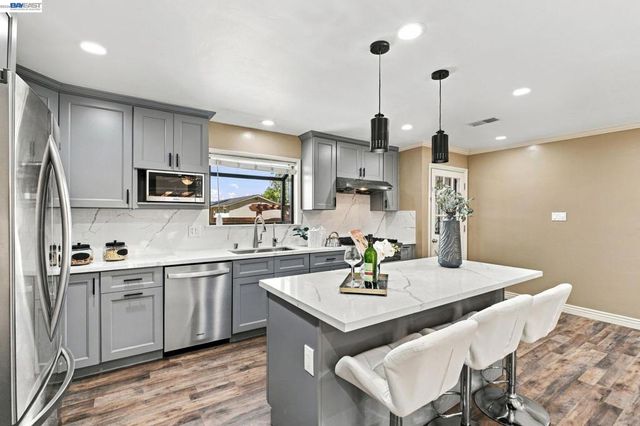 8278 Juniper Ave, Newark, CA 94560
