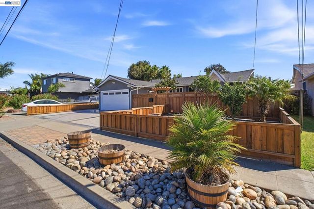 8278 Juniper Ave, Newark, CA 94560