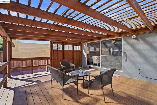 8278 Juniper Ave, Newark, CA 94560
