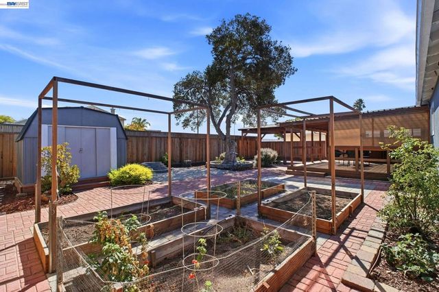 8278 Juniper Ave, Newark, CA 94560