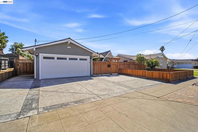 8278 Juniper Ave, Newark, CA 94560