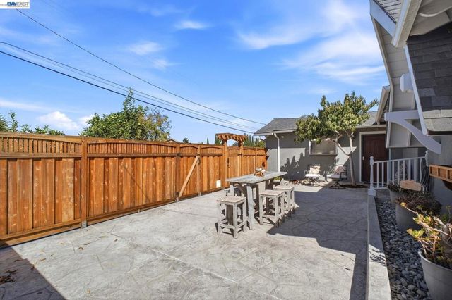 8278 Juniper Ave, Newark, CA 94560
