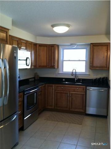 33 Inverness Lane, Middletown, CT 06457
