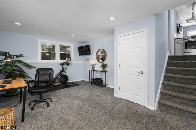 181 Center Ave, Chatham Boro, NJ 07928