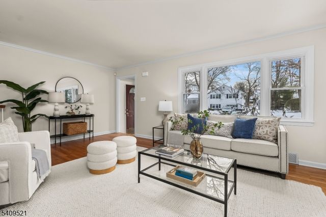 181 Center Ave, Chatham Boro, NJ 07928