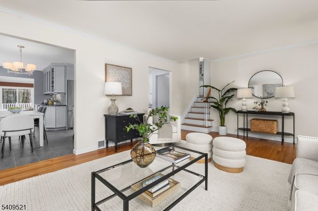 181 Center Ave, Chatham Boro, NJ 07928