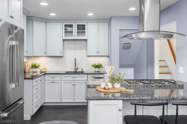 181 Center Ave, Chatham Boro, NJ 07928