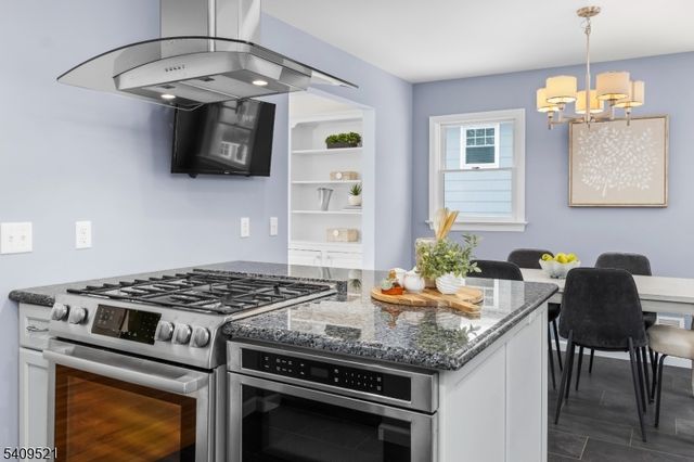 181 Center Ave, Chatham Boro, NJ 07928