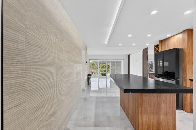 2134 NE 36th Street 82, Lighthouse Point, FL 33064