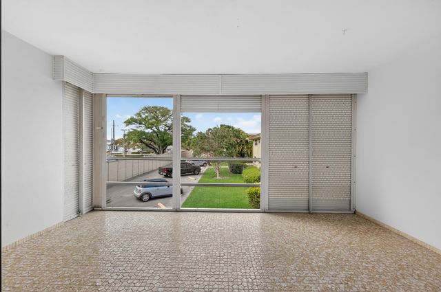 2134 NE 36th Street 82, Lighthouse Point, FL 33064