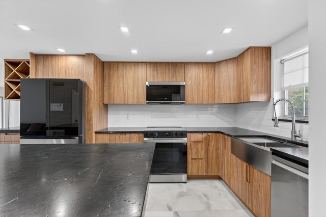 2134 NE 36th Street 82, Lighthouse Point, FL 33064