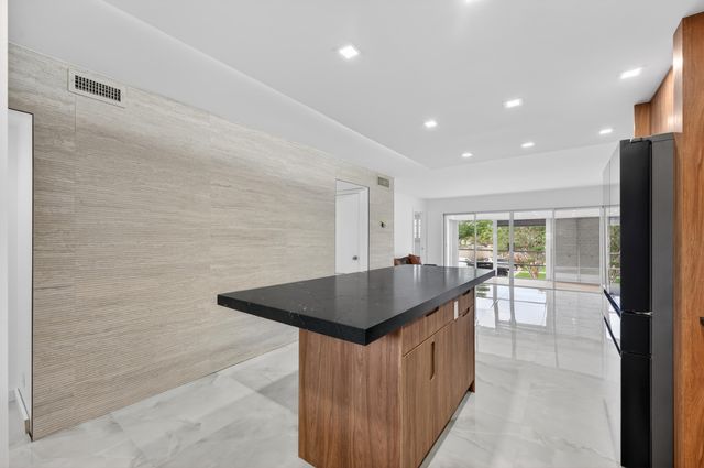 2134 NE 36th Street 82, Lighthouse Point, FL 33064