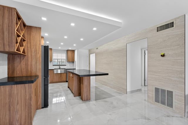 2134 NE 36th Street 82, Lighthouse Point, FL 33064