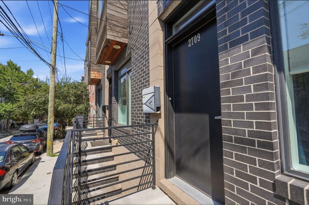 2709 CAMBRIDGE ST, PHILADELPHIA, PA 19130 — photo 2