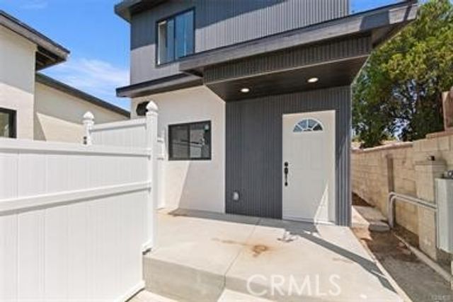 20239 Hartland St, Winnetka (los Angeles), CA 91306