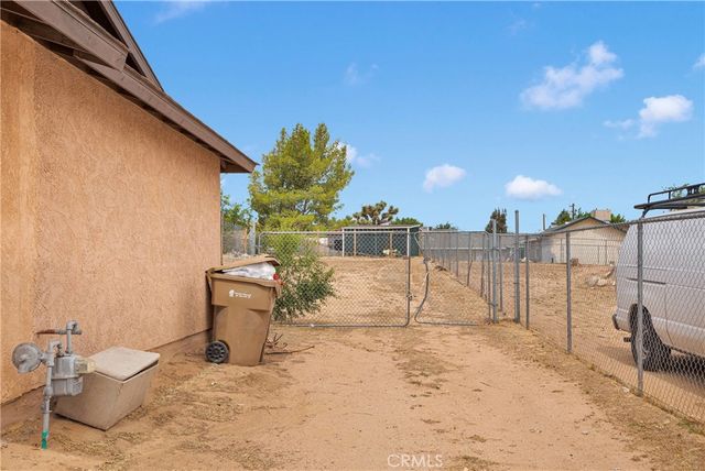 8960 Buckthorn Avenue, Hesperia, CA 92345