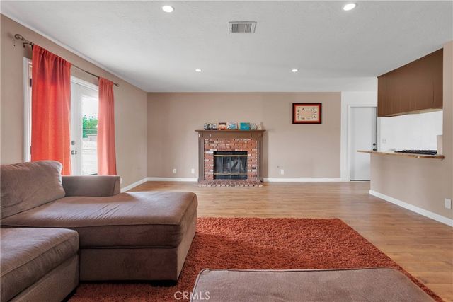 8960 Buckthorn Avenue, Hesperia, CA 92345