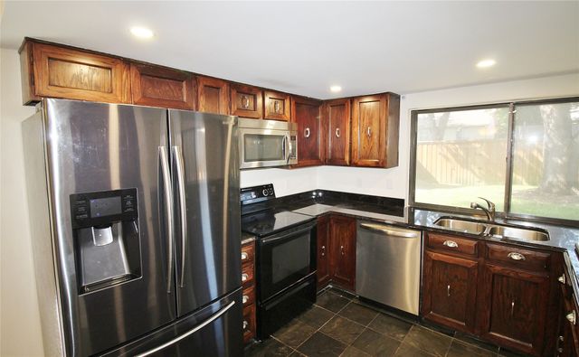 822 Via Valencia, Mesquite, TX 75150