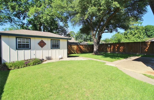 822 Via Valencia, Mesquite, TX 75150