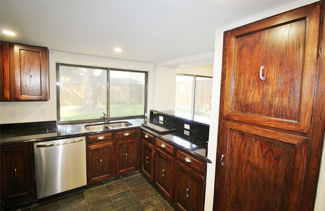 822 Via Valencia, Mesquite, TX 75150
