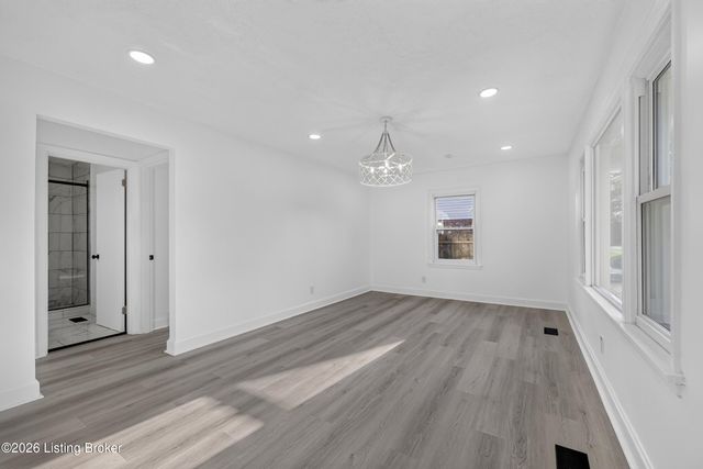 1006 Meadow Hill Rd, Louisville, KY 40219