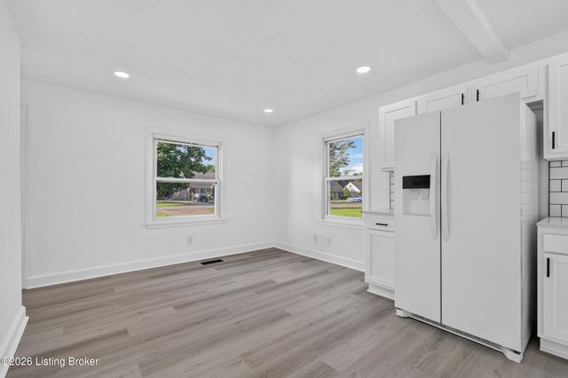 1006 Meadow Hill Rd, Louisville, KY 40219