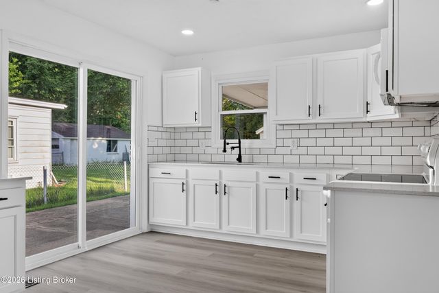 1006 Meadow Hill Rd, Louisville, KY 40219