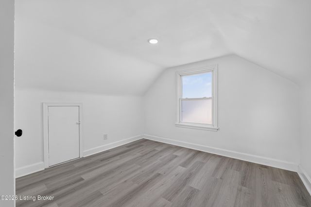 1006 Meadow Hill Rd, Louisville, KY 40219