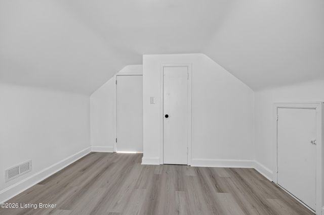 1006 Meadow Hill Rd, Louisville, KY 40219