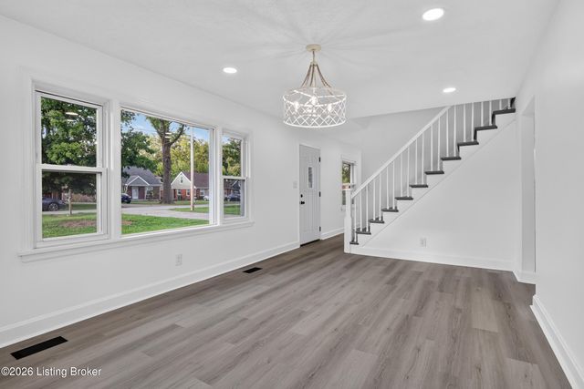 1006 Meadow Hill Rd, Louisville, KY 40219