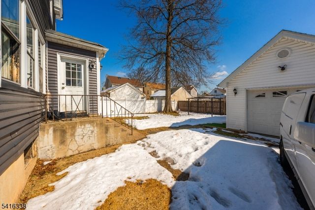 157 Hillside Rd, Elizabeth City, NJ 07208