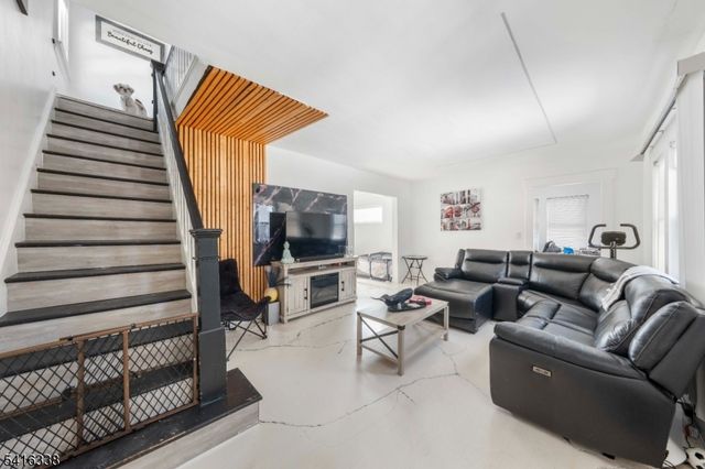 157 Hillside Rd, Elizabeth City, NJ 07208