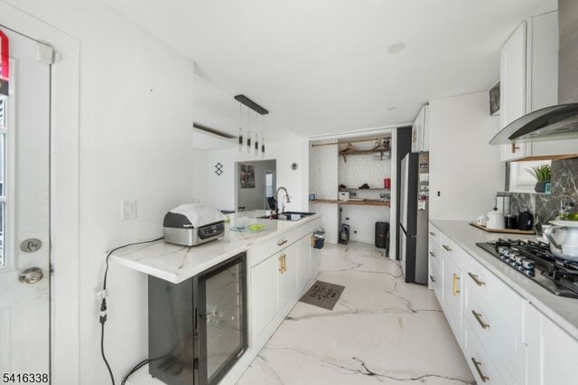 157 Hillside Rd, Elizabeth City, NJ 07208