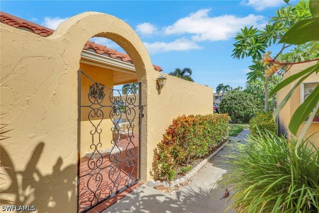 116 Harrison RD 3, Naples, FL 34112
