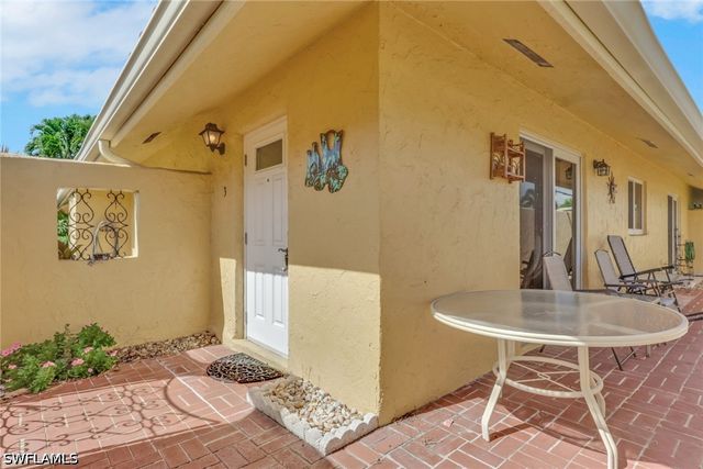 116 Harrison RD 3, Naples, FL 34112