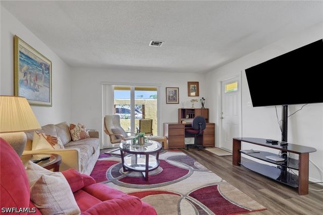 116 Harrison RD 3, Naples, FL 34112
