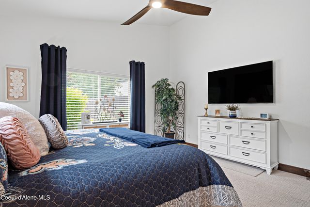 8729 N Stable Trace CT, Hayden, ID 83835