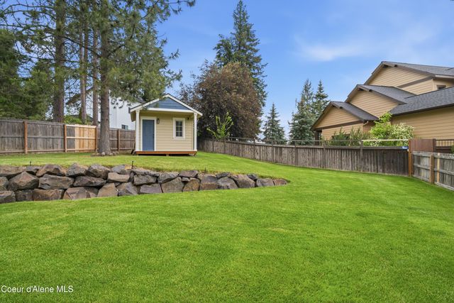 8729 N Stable Trace CT, Hayden, ID 83835