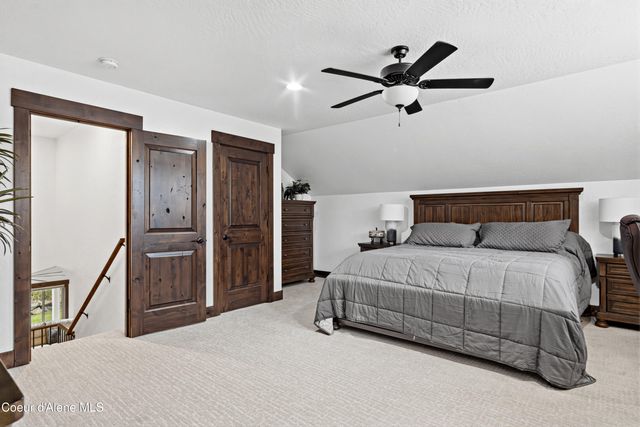 8729 N Stable Trace CT, Hayden, ID 83835